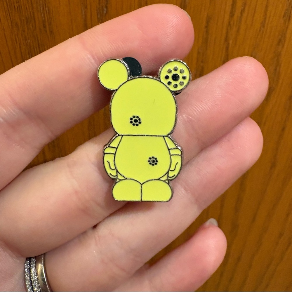 Vinylmation Jr. Yellow Flower Mickey Mouse Pin